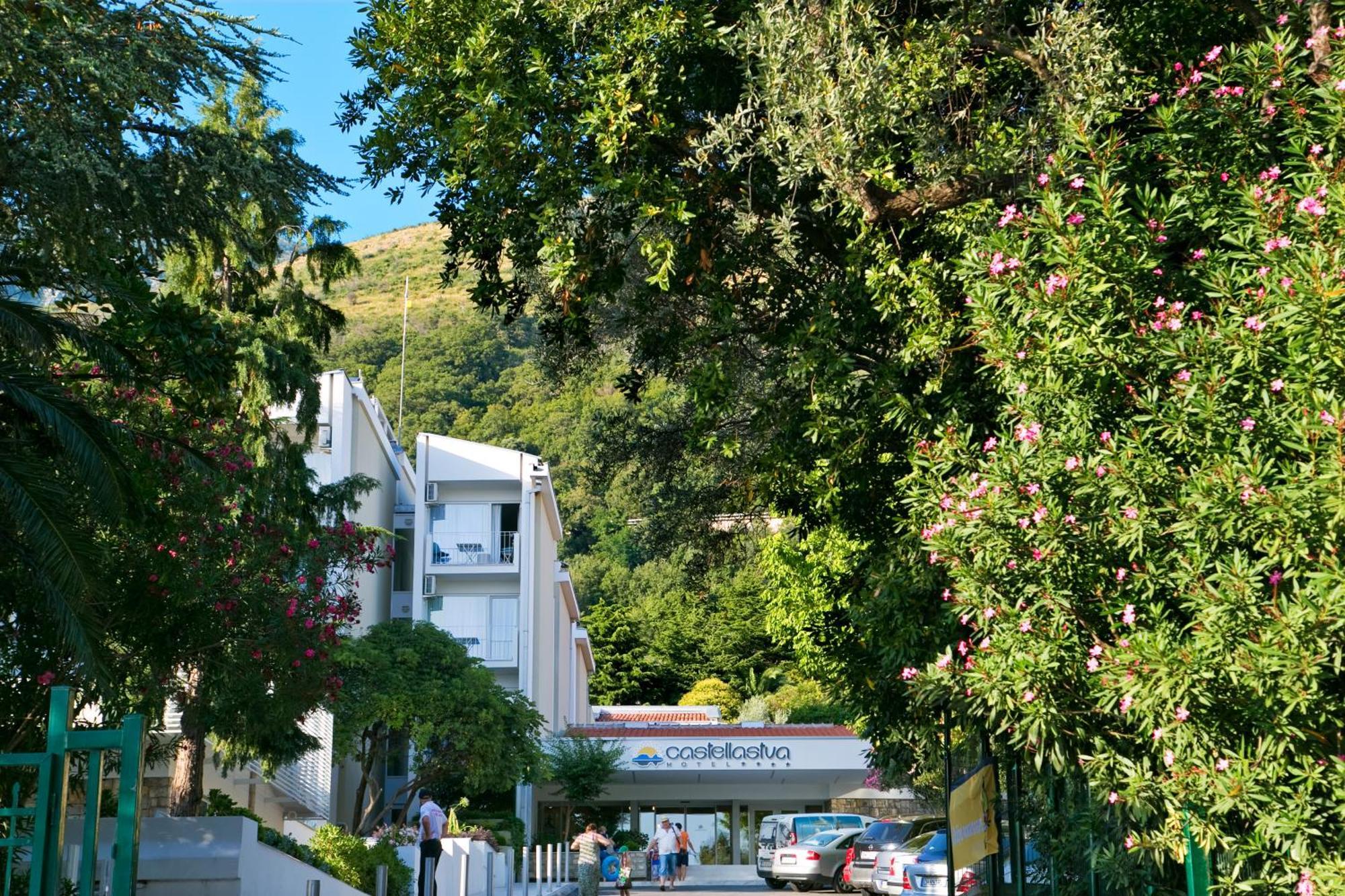 Hotel Castellastva Petrovac Exteriör bild