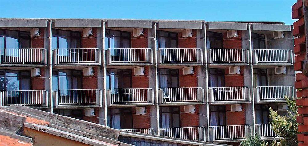Hotel Castellastva Petrovac Exteriör bild