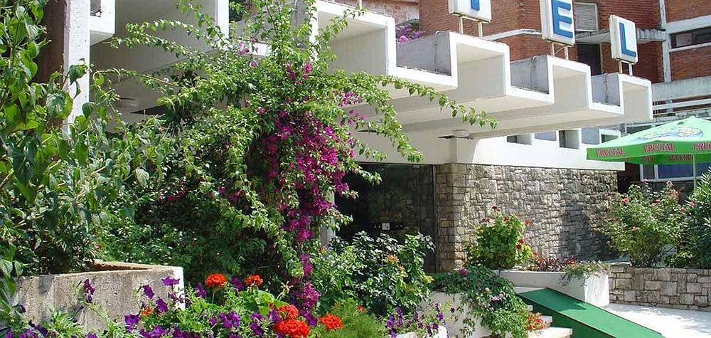 Hotel Castellastva Petrovac Exteriör bild