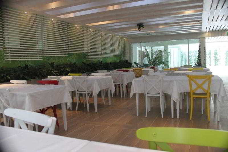 Hotel Castellastva Petrovac Exteriör bild