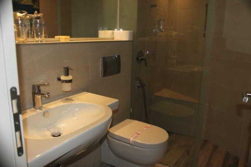 Hotel Castellastva Petrovac Exteriör bild