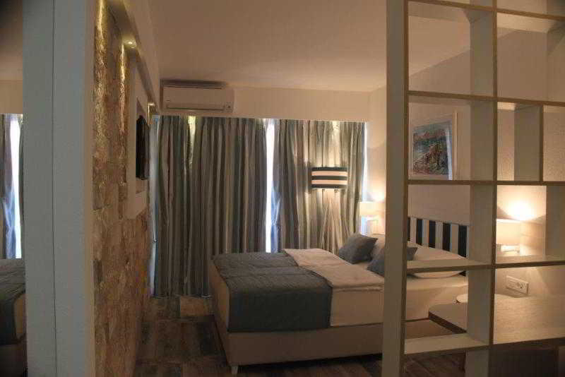Hotel Castellastva Petrovac Exteriör bild